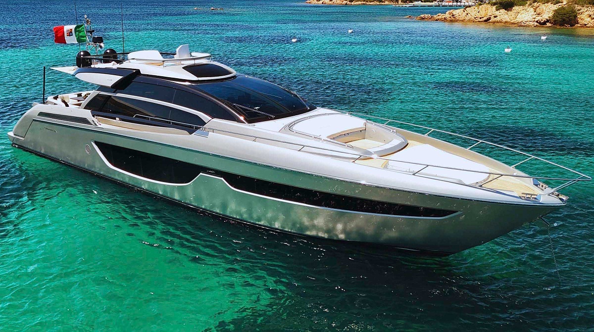 Аренда мега яхты Riva Perseo 76 на Сардинии, Италия
